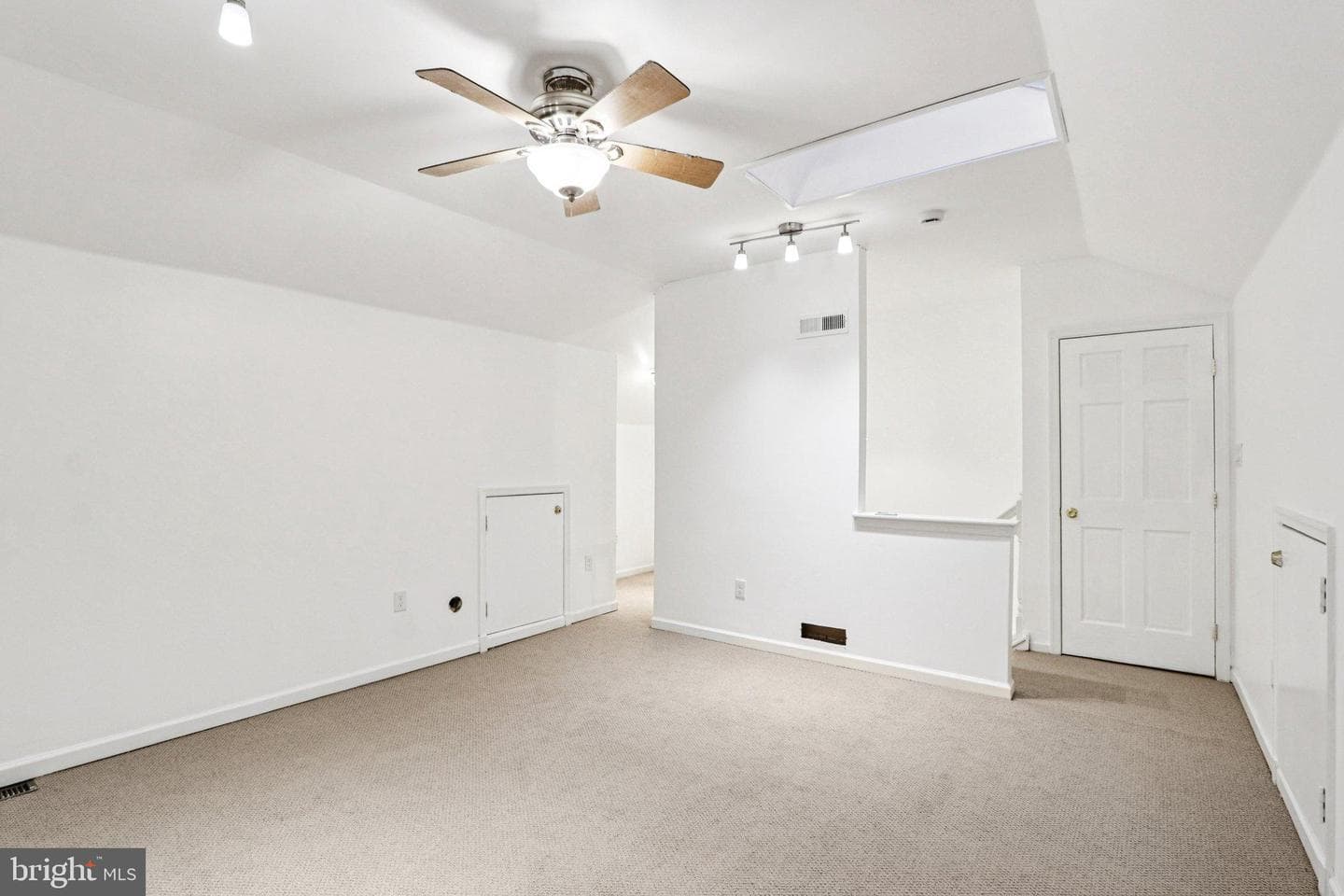 120 Eaton Drive photo 33