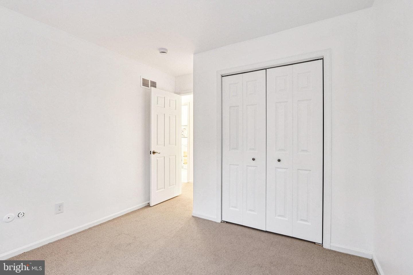 120 Eaton Drive photo 34
