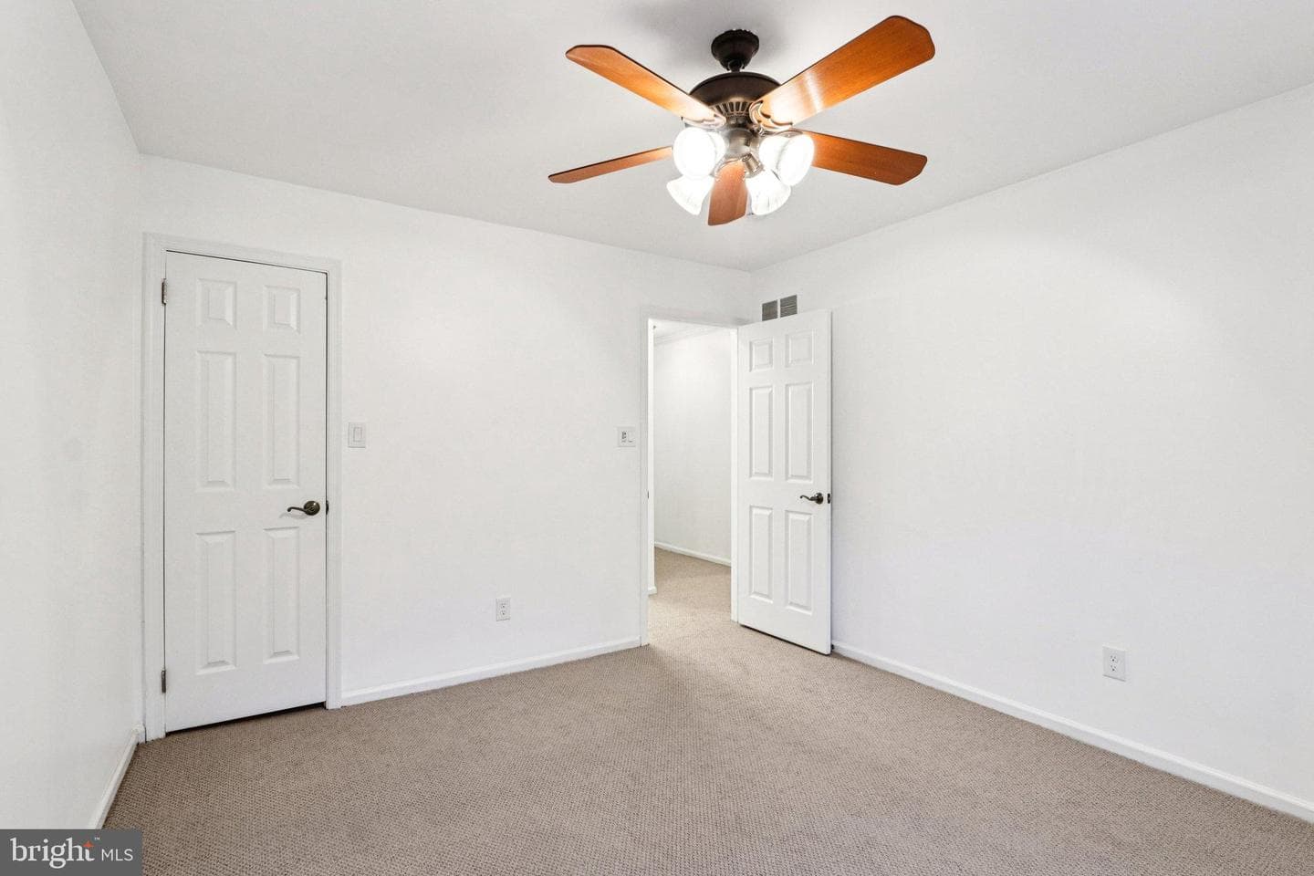 120 Eaton Drive photo 36