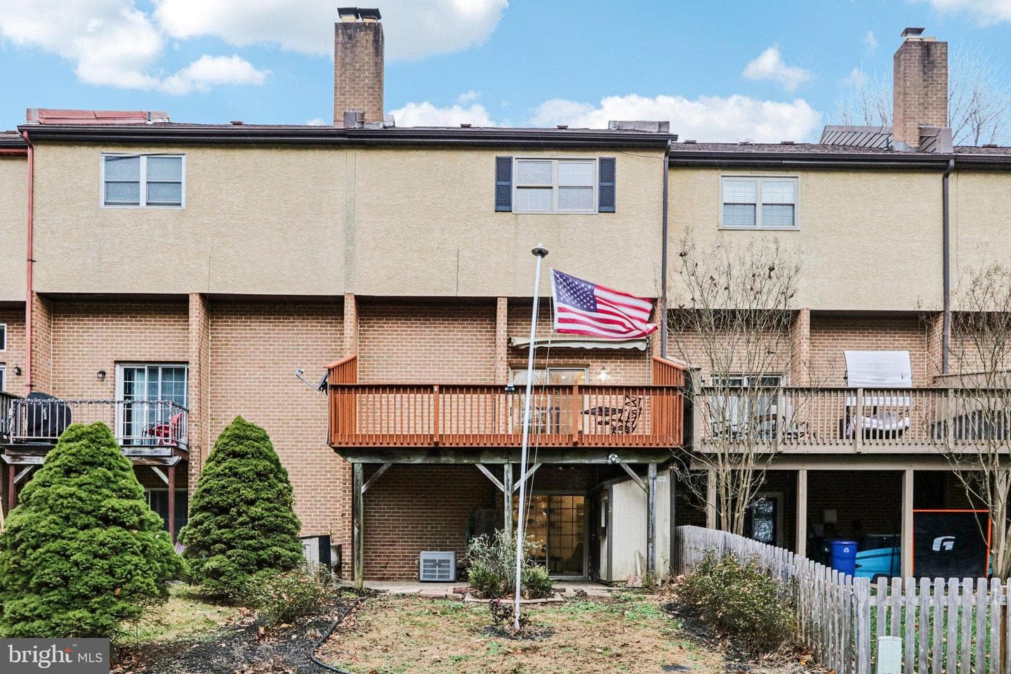 120 Eaton Drive photo 41