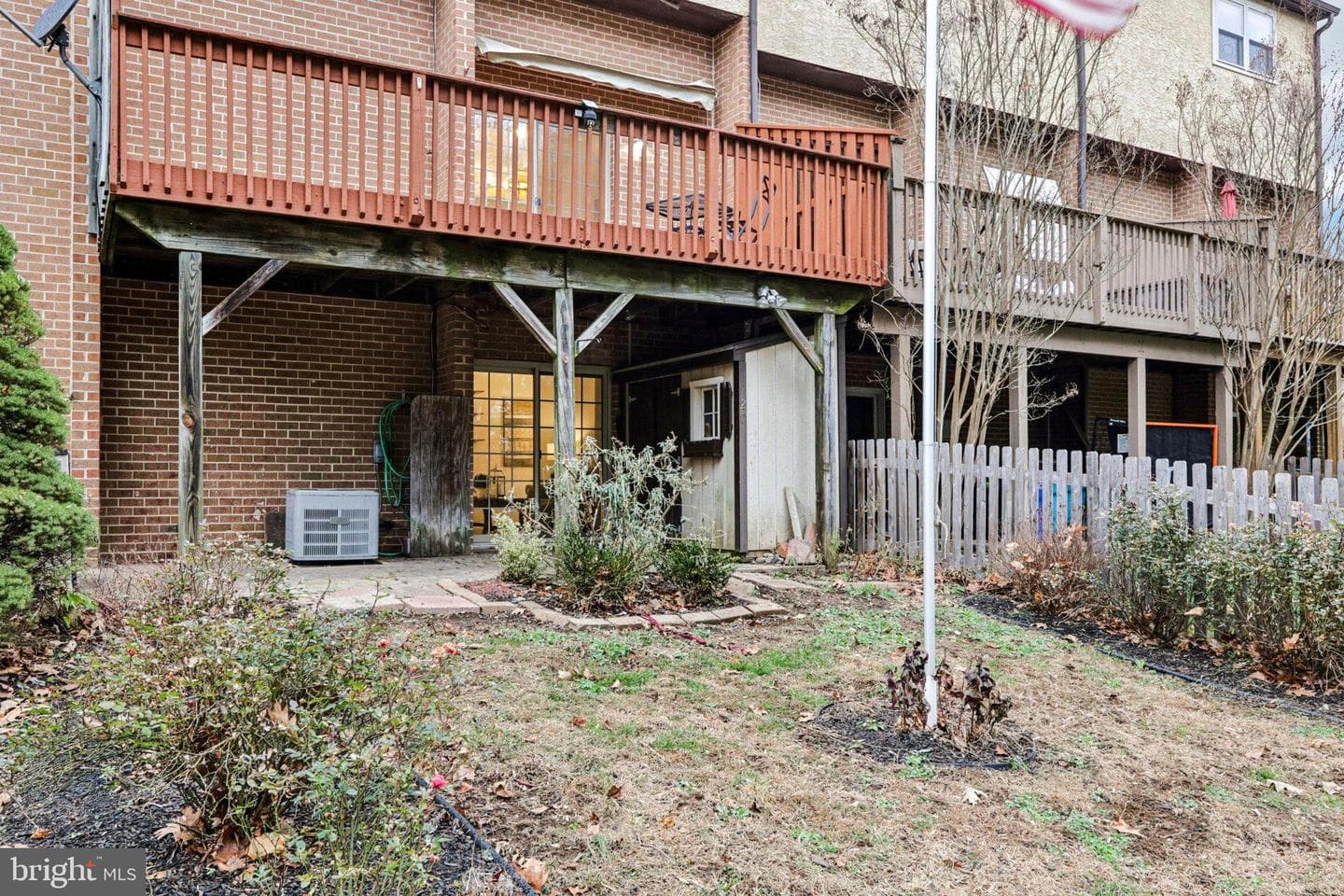 120 Eaton Drive photo 42