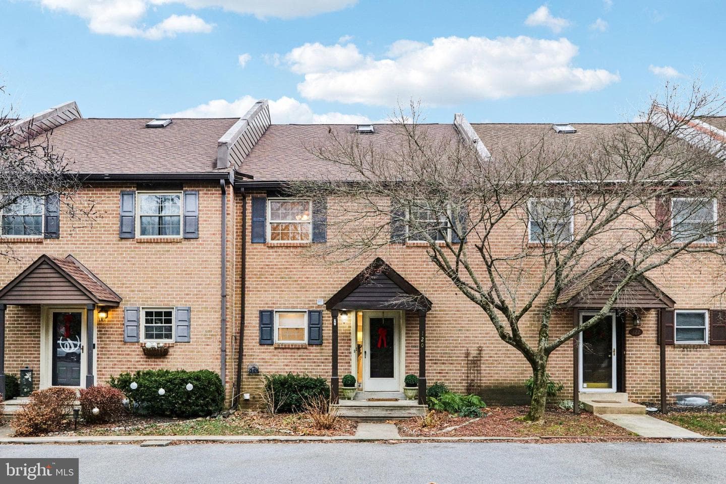 120 Eaton Drive photo 48
