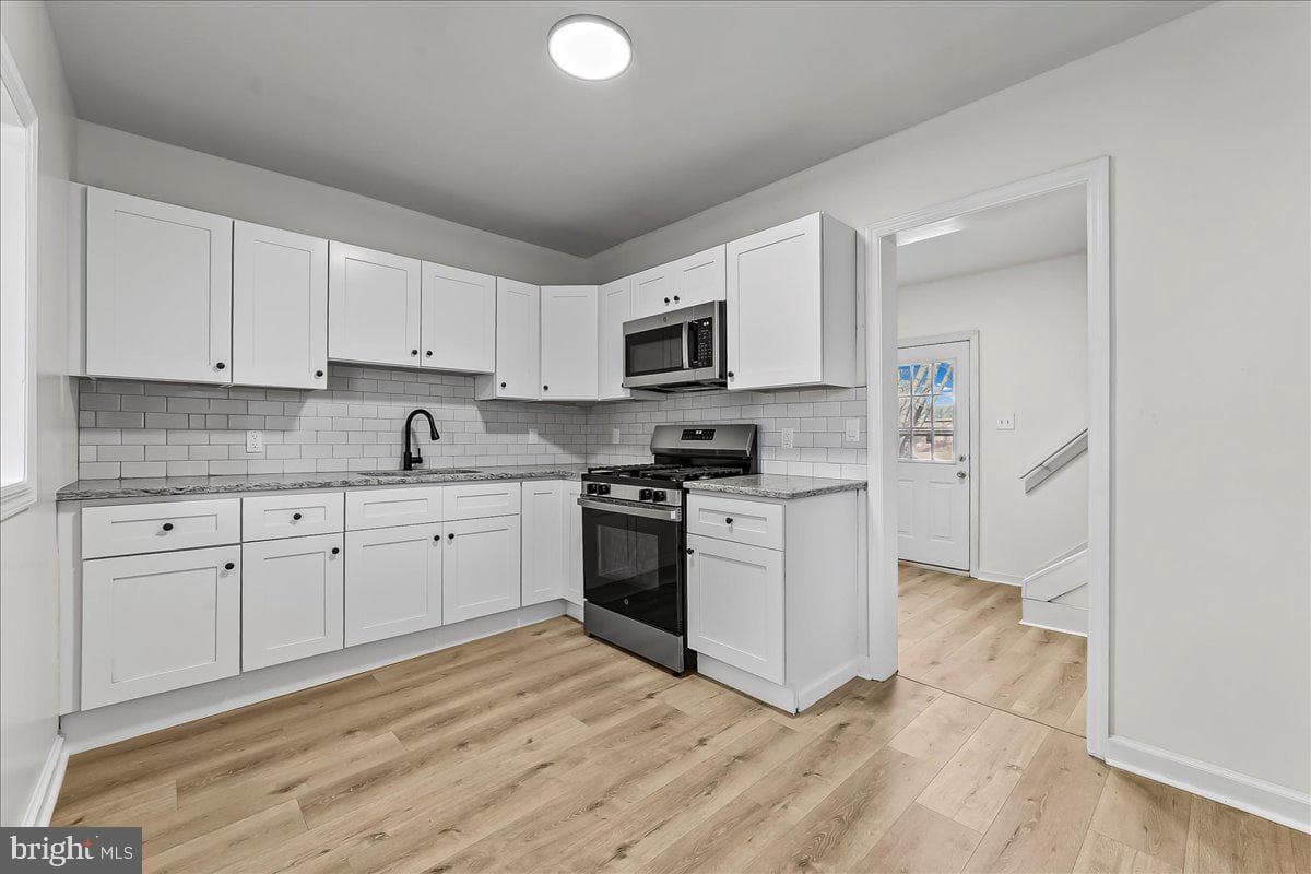 242 Seneca Street photo 10