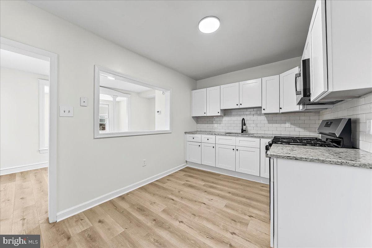 242 Seneca Street photo 11