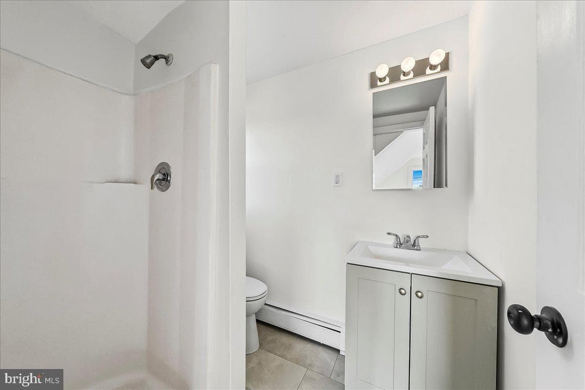 242 Seneca Street photo 17
