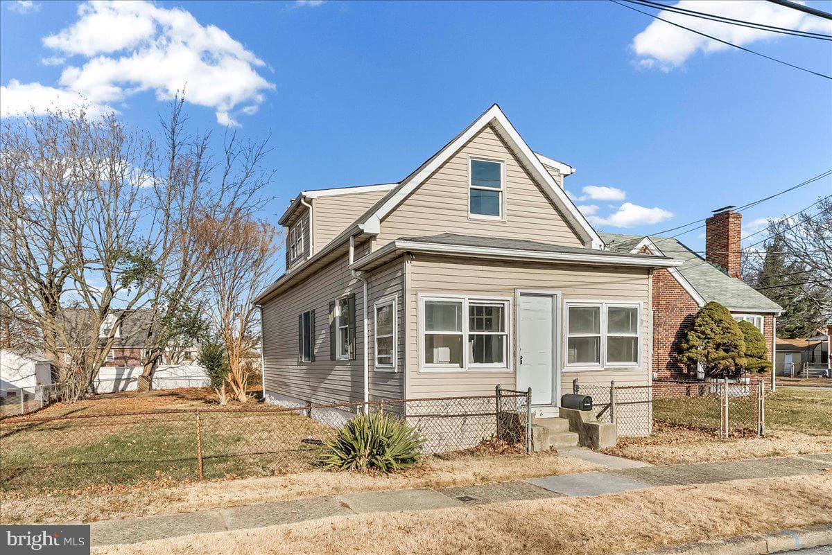 242 Seneca Street photo 24