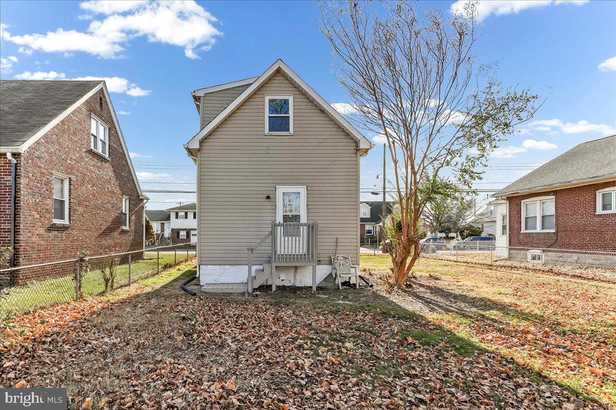 242 Seneca Street photo 27
