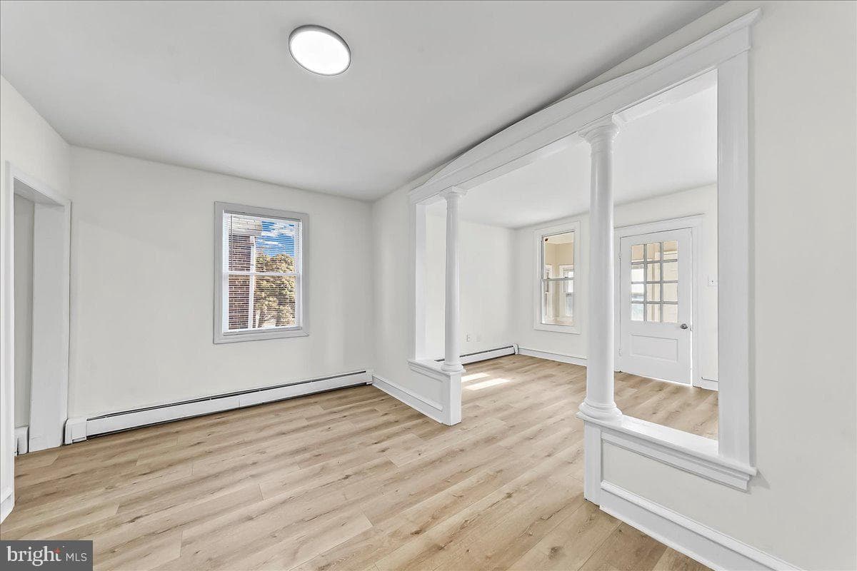 242 Seneca Street photo 9