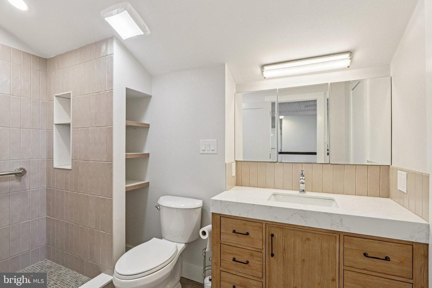 700 Ardmore Avenue #229 photo 33