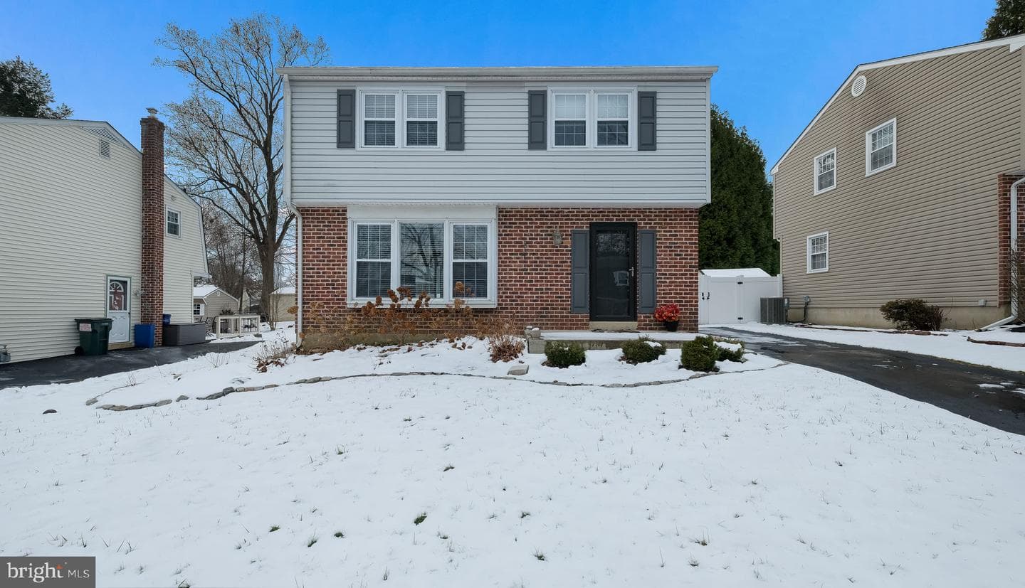 184 Woodlark Lane photo 1