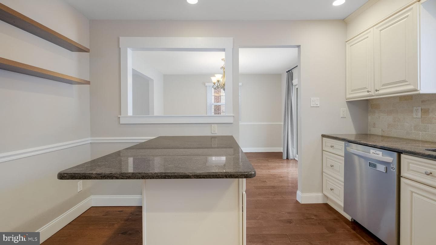 184 Woodlark Lane photo 10