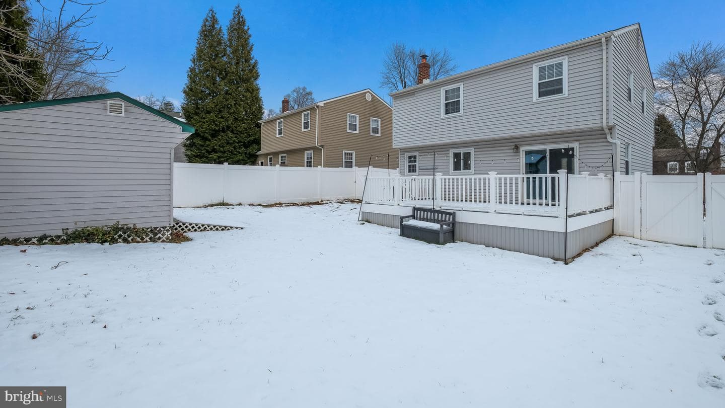 184 Woodlark Lane photo 25