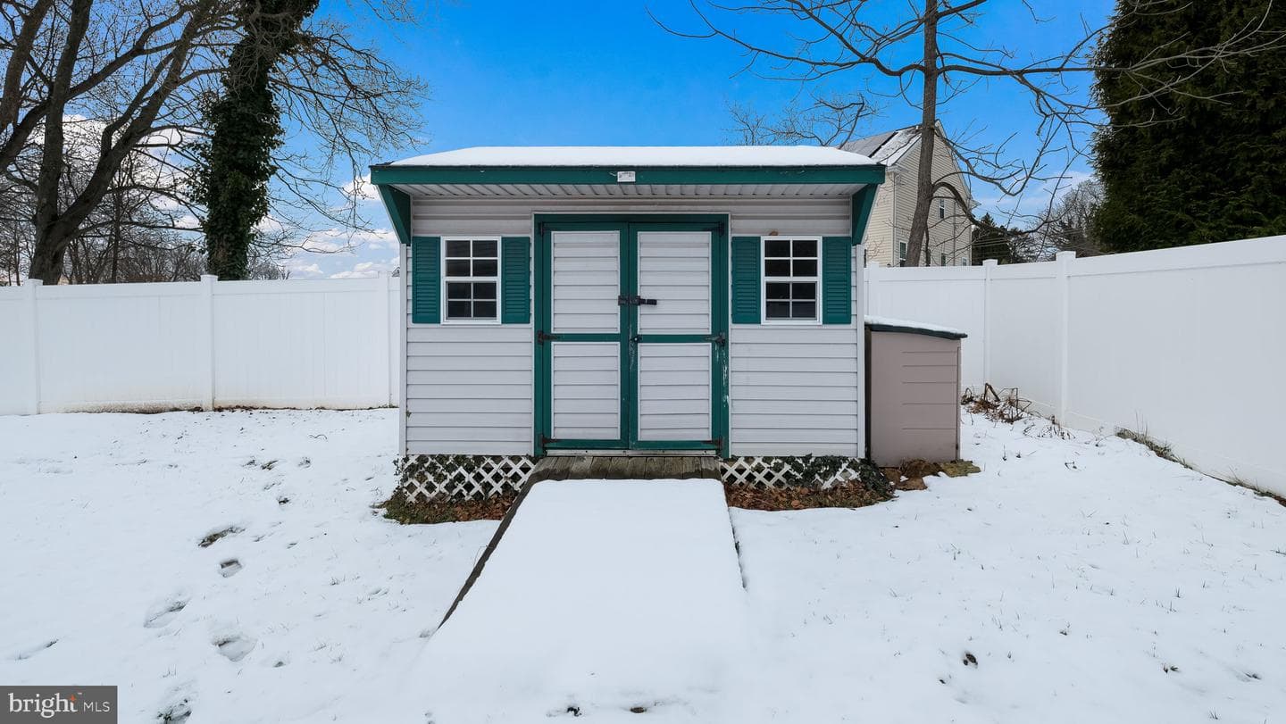 184 Woodlark Lane photo 27