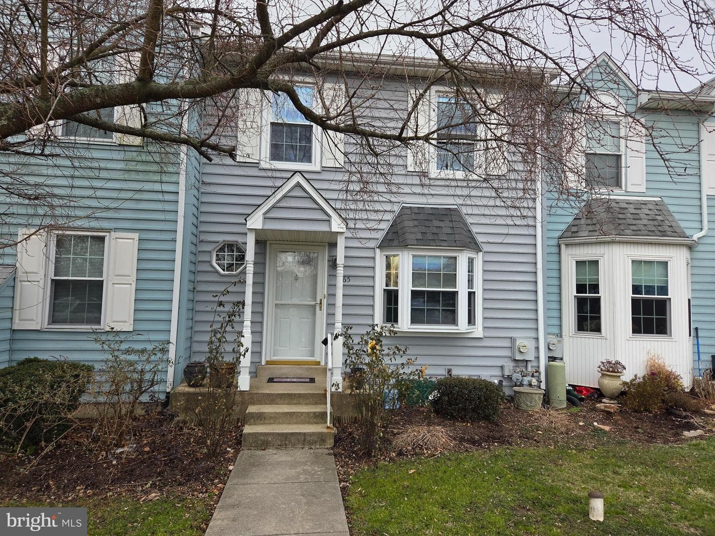 565 Applewood Court photo 3