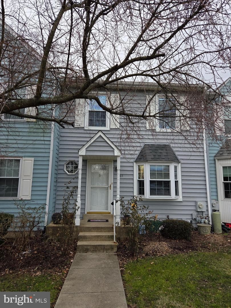 565 Applewood Court photo 4