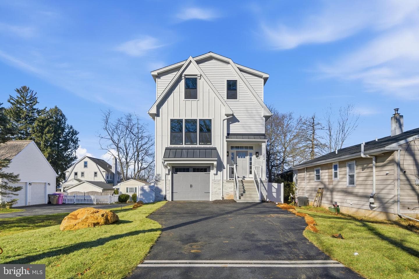 204 3rd Avenue photo 37