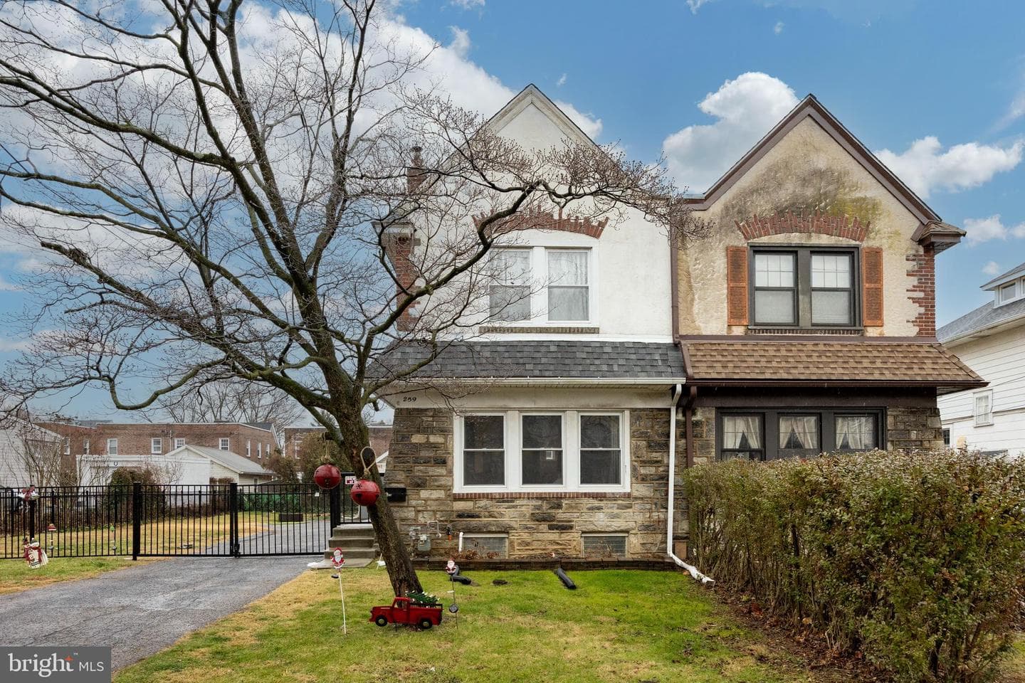 259 Powell Road photo 2
