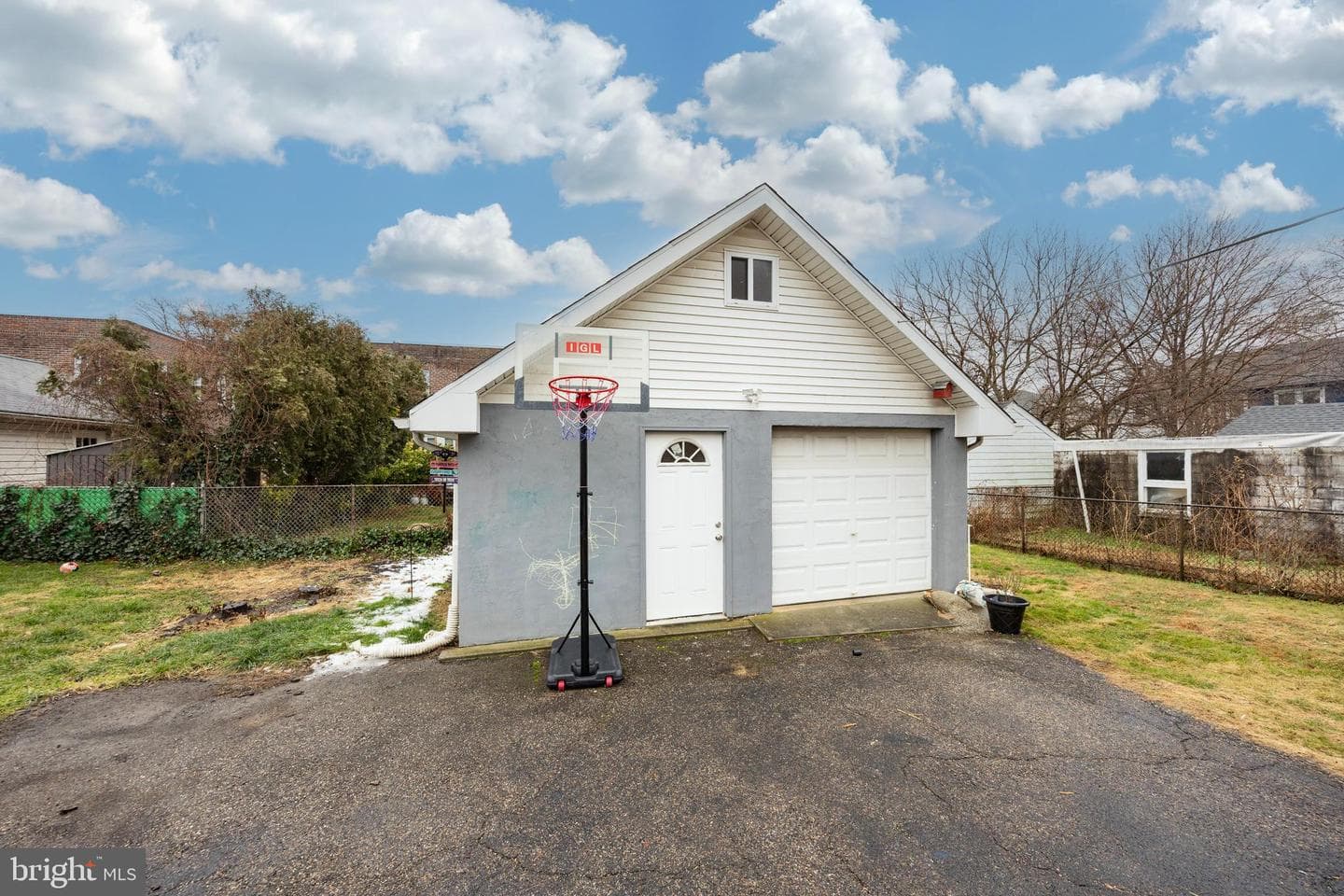 259 Powell Road photo 32