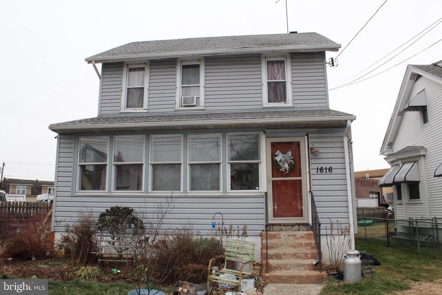 1616 Ward Street photo 2