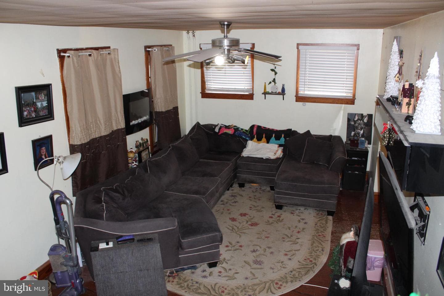 1616 Ward Street photo 3