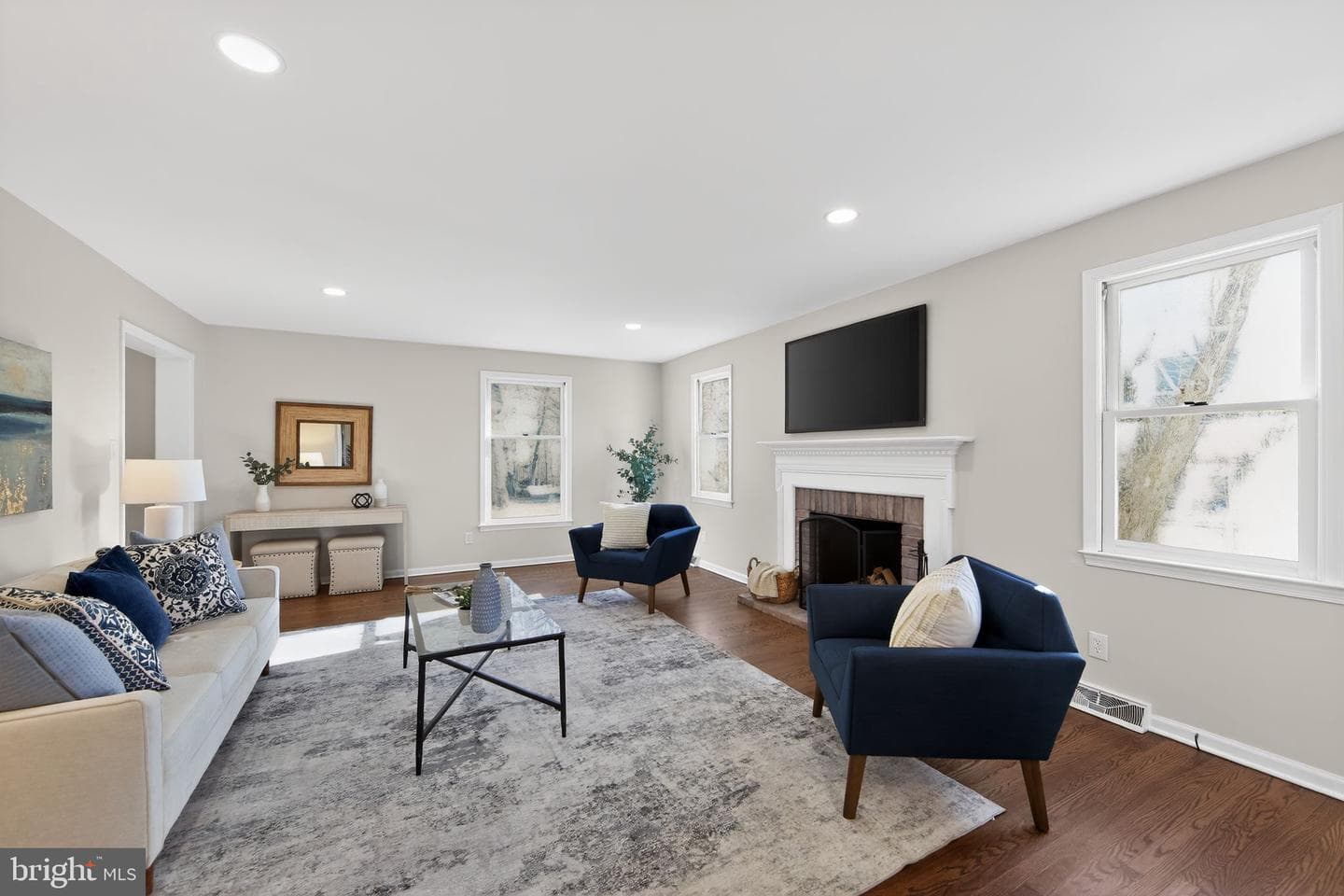 76 E Rose Tree Road photo 13
