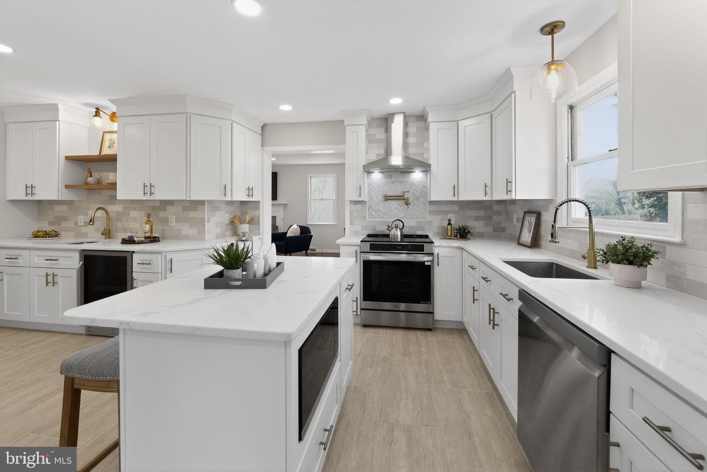 76 E Rose Tree Road photo 4