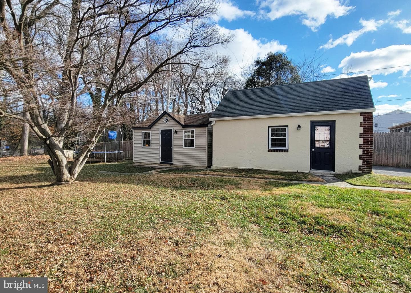 409 Perry Street Street photo 17