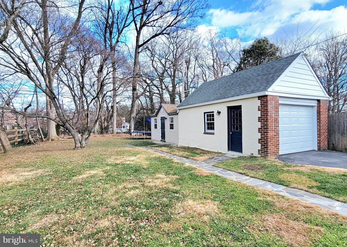 409 Perry Street Street photo 18