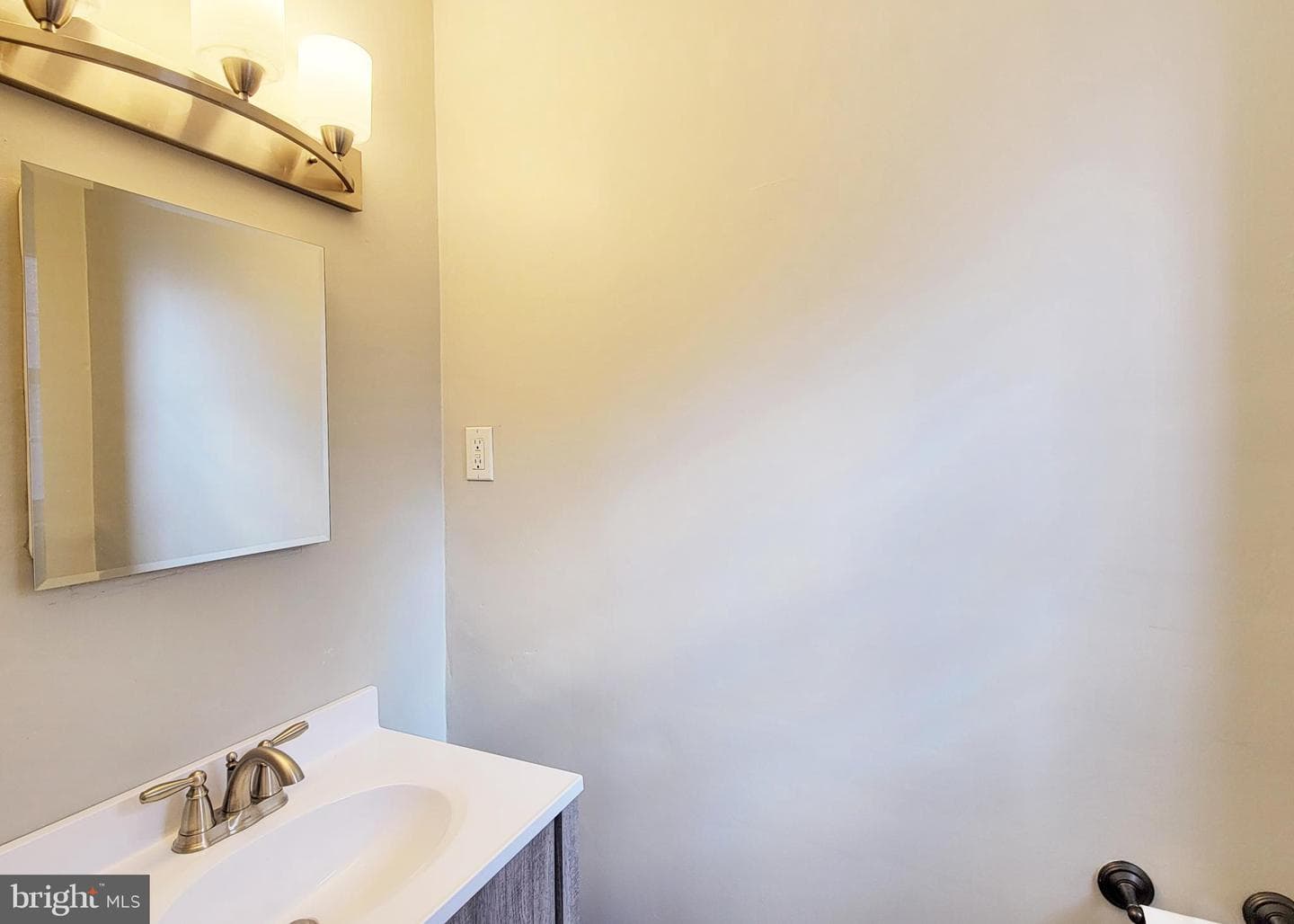 409 Perry Street Street photo 34