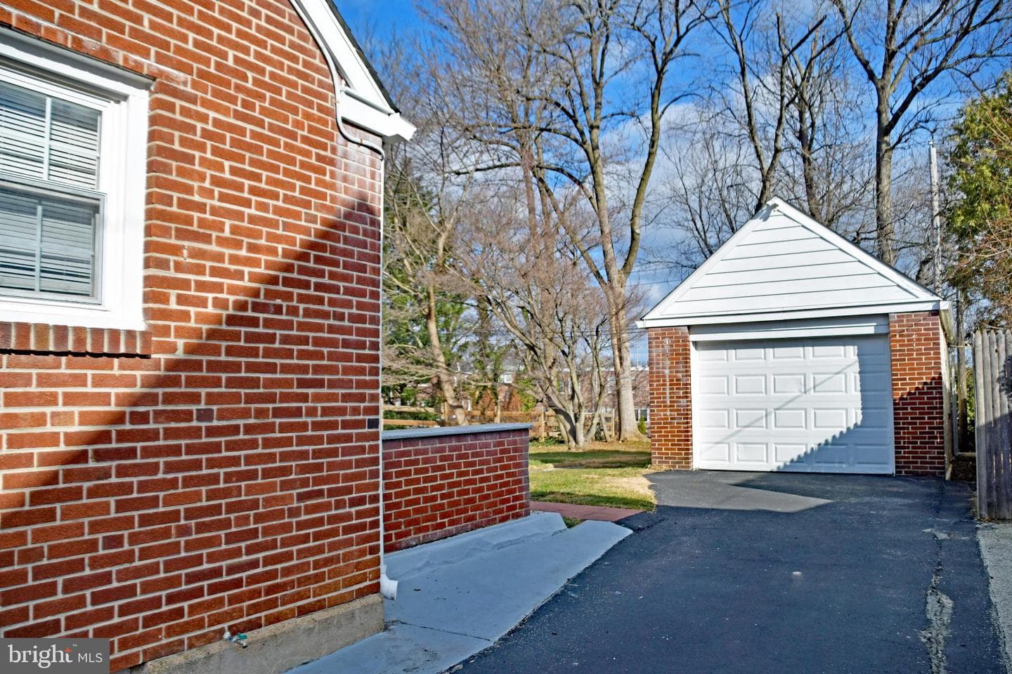 409 Perry Street Street photo 5