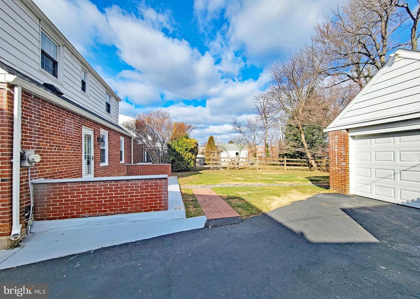 409 Perry Street Street photo 6