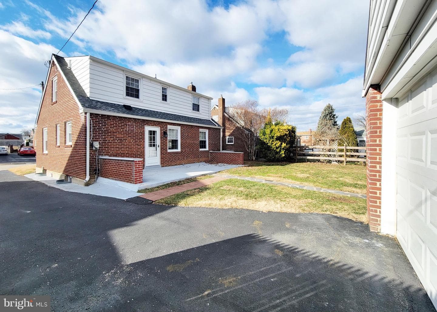 409 Perry Street Street photo 7