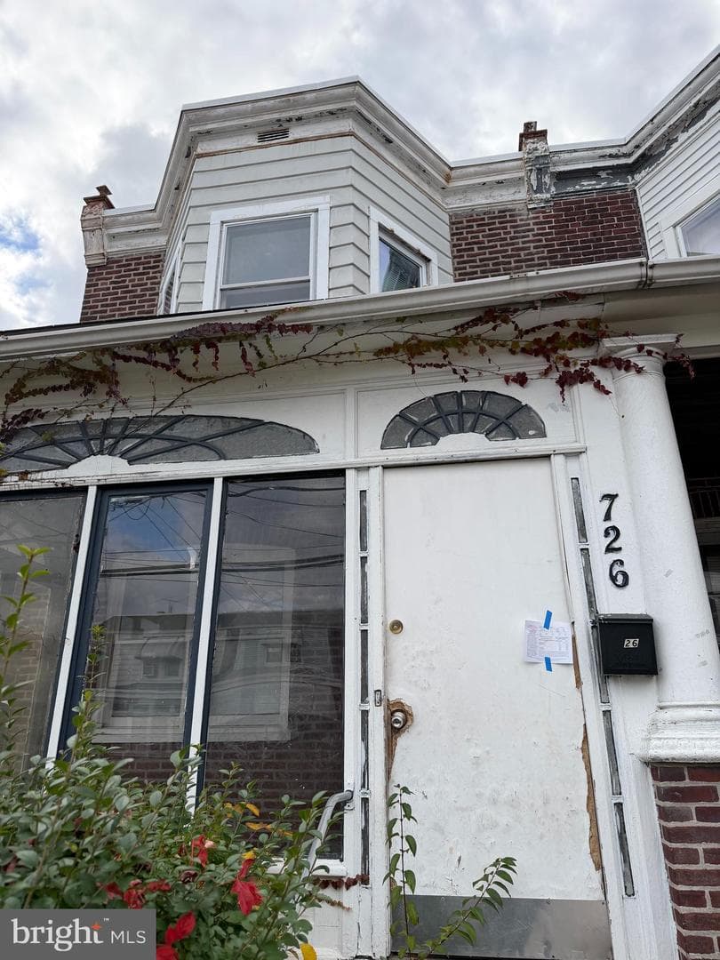 726 Wilson Street photo 3
