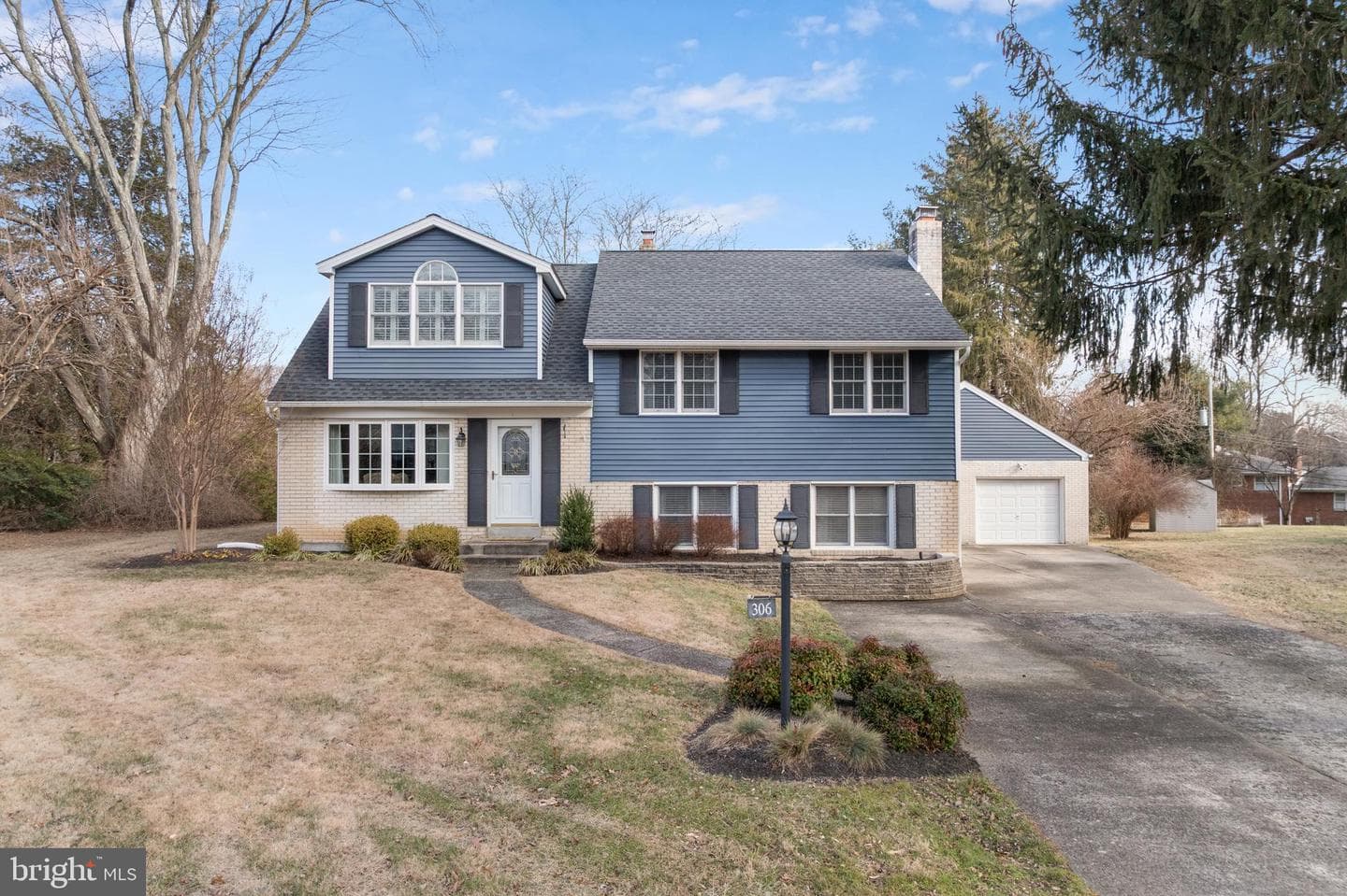 306 Bickmore Drive photo 2