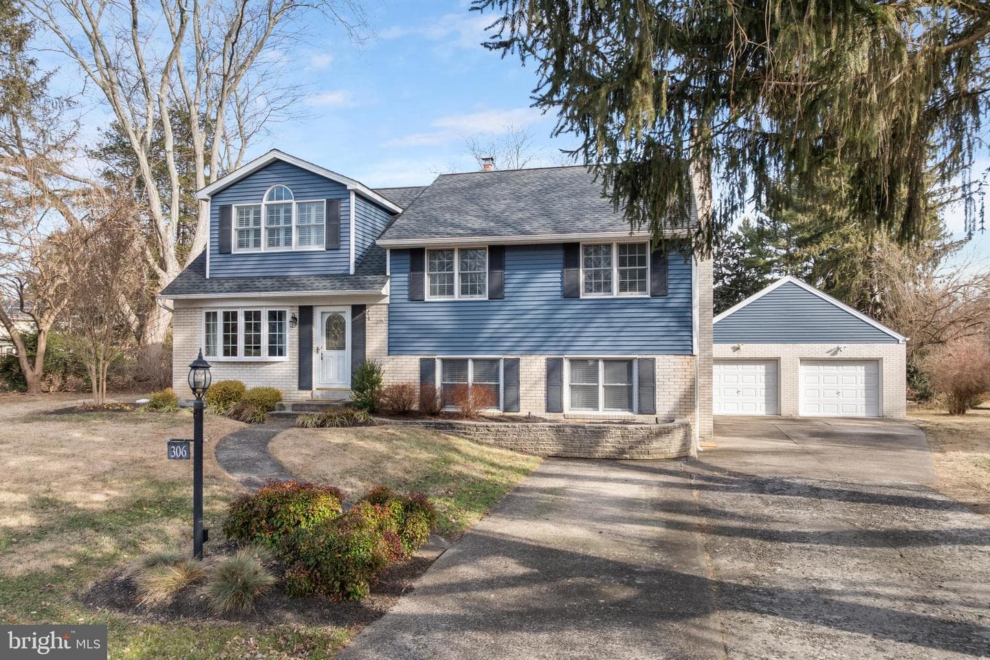 306 Bickmore Drive photo 3