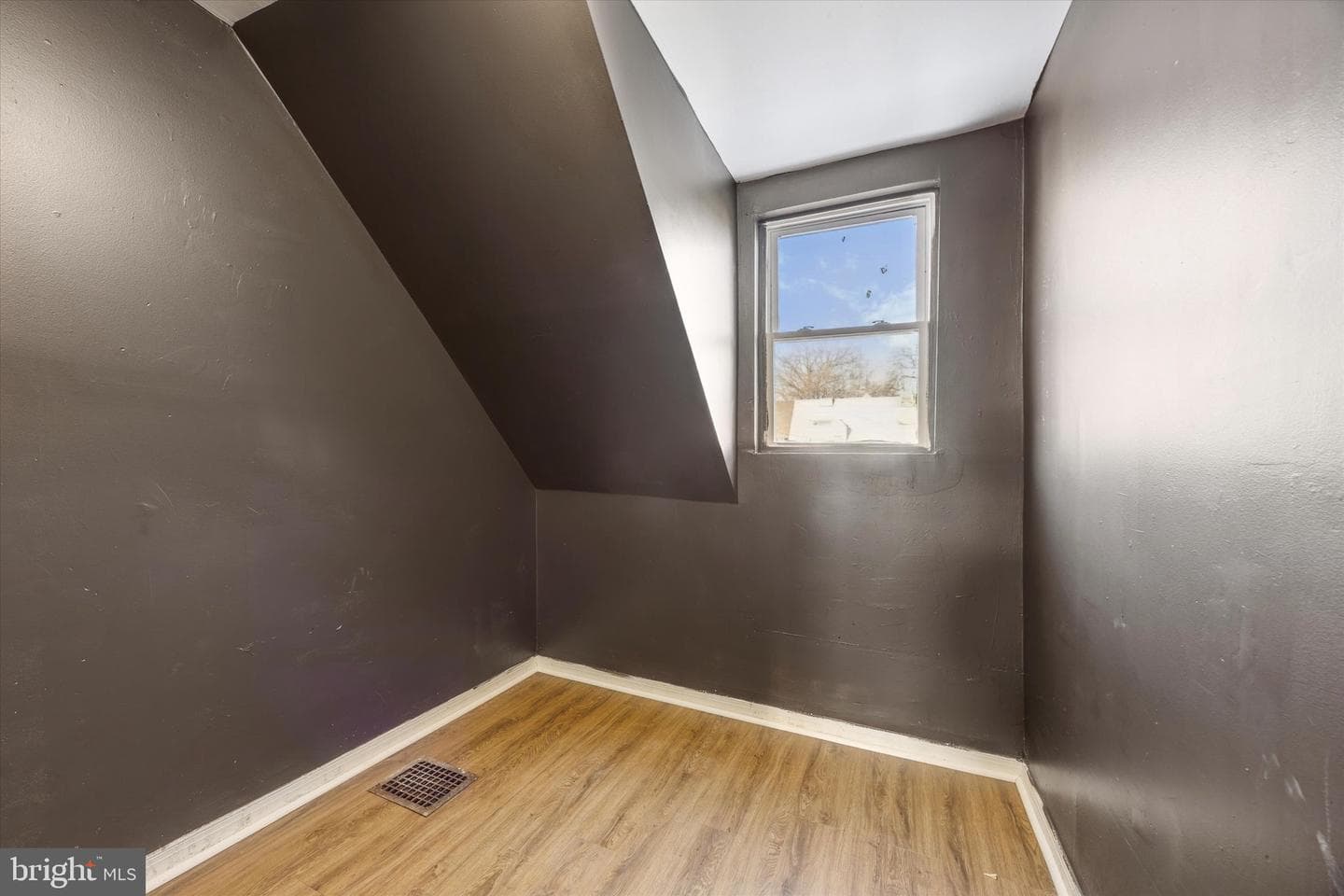 1211 Thomas Street photo 13