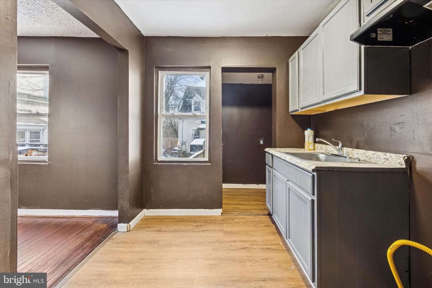 1211 Thomas Street photo 8