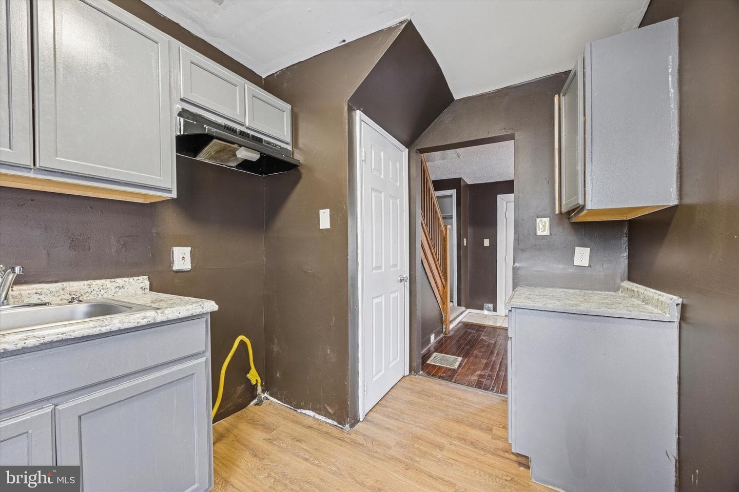 1211 Thomas Street photo 9