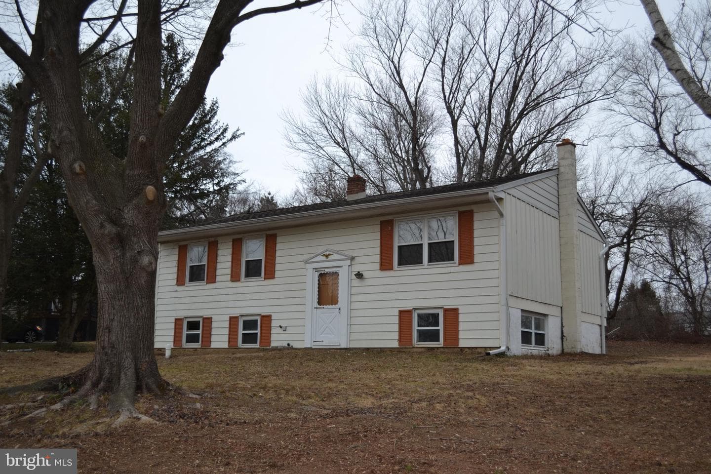 1625 Hillcrest Lane photo 2
