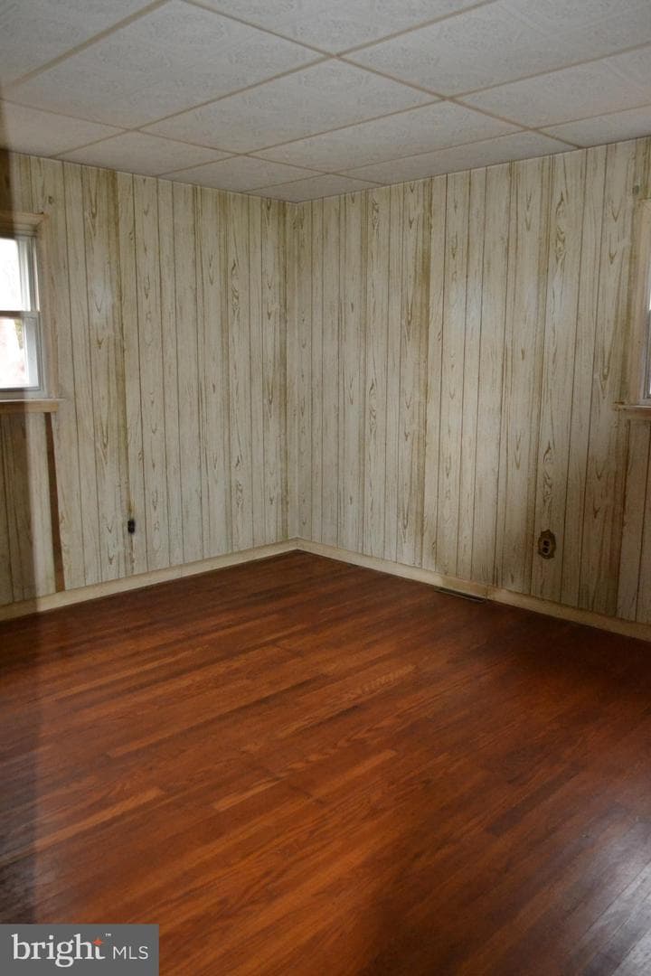 1625 Hillcrest Lane photo 9
