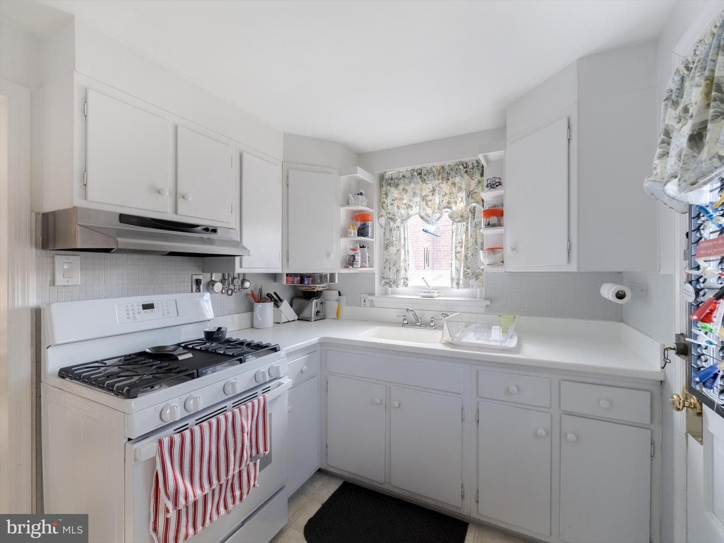 34 Schuyler Road photo 18