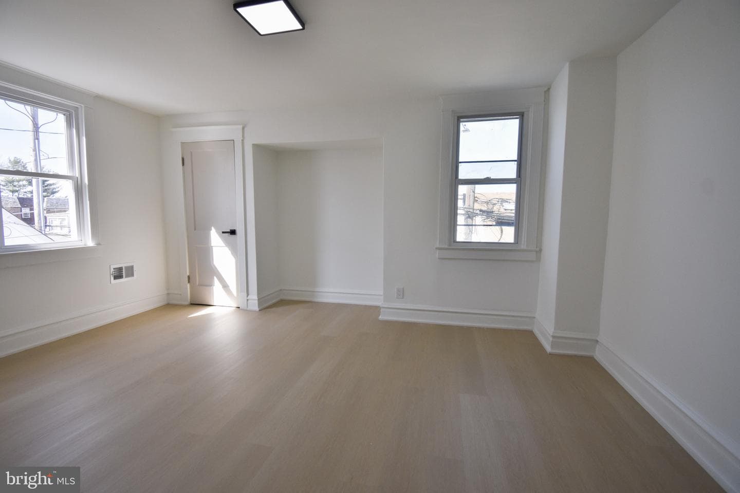 247 Heather Road photo 17