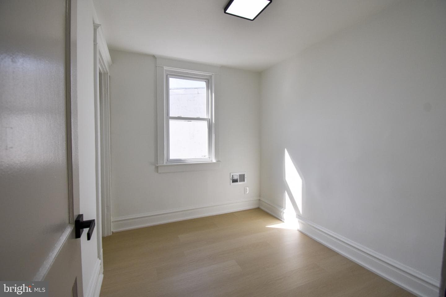 247 Heather Road photo 19
