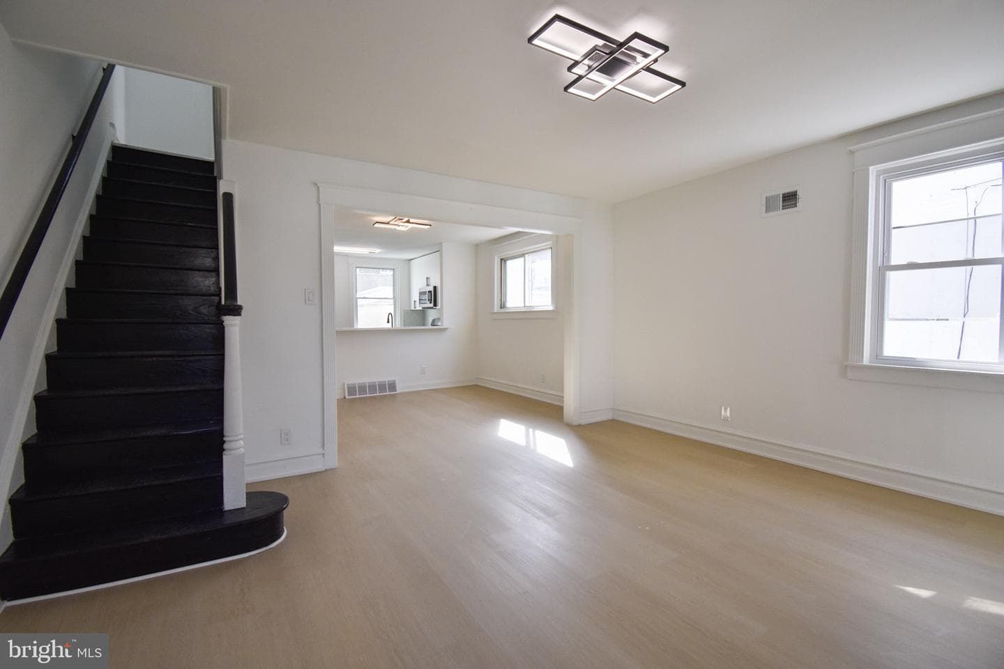 247 Heather Road photo 3