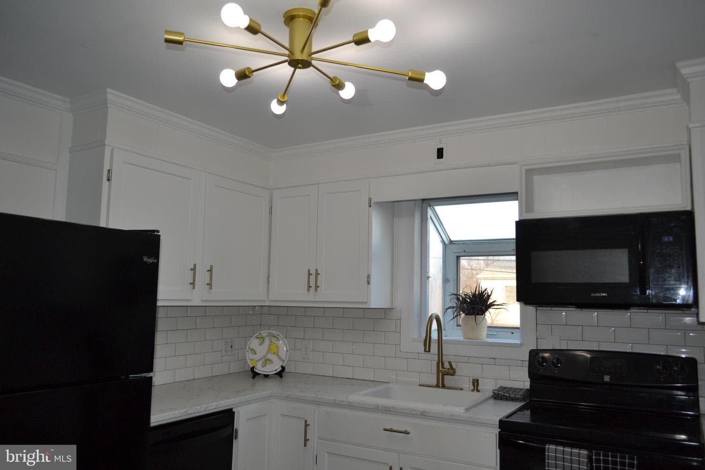 49 Kirk Lane photo 22