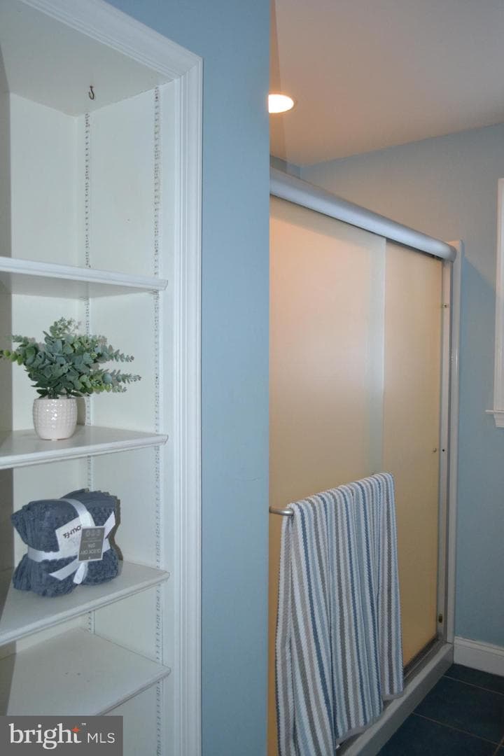 49 Kirk Lane photo 25