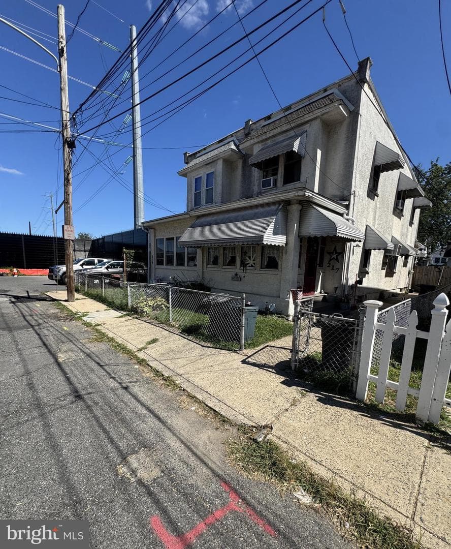 217 Harvey Avenue photo 3
