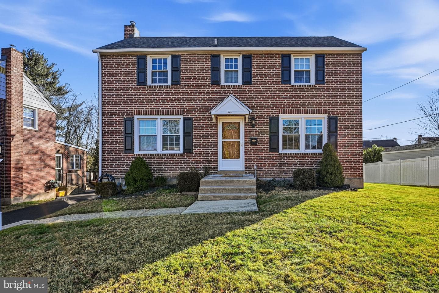 243 Colonial Park Drive photo 1