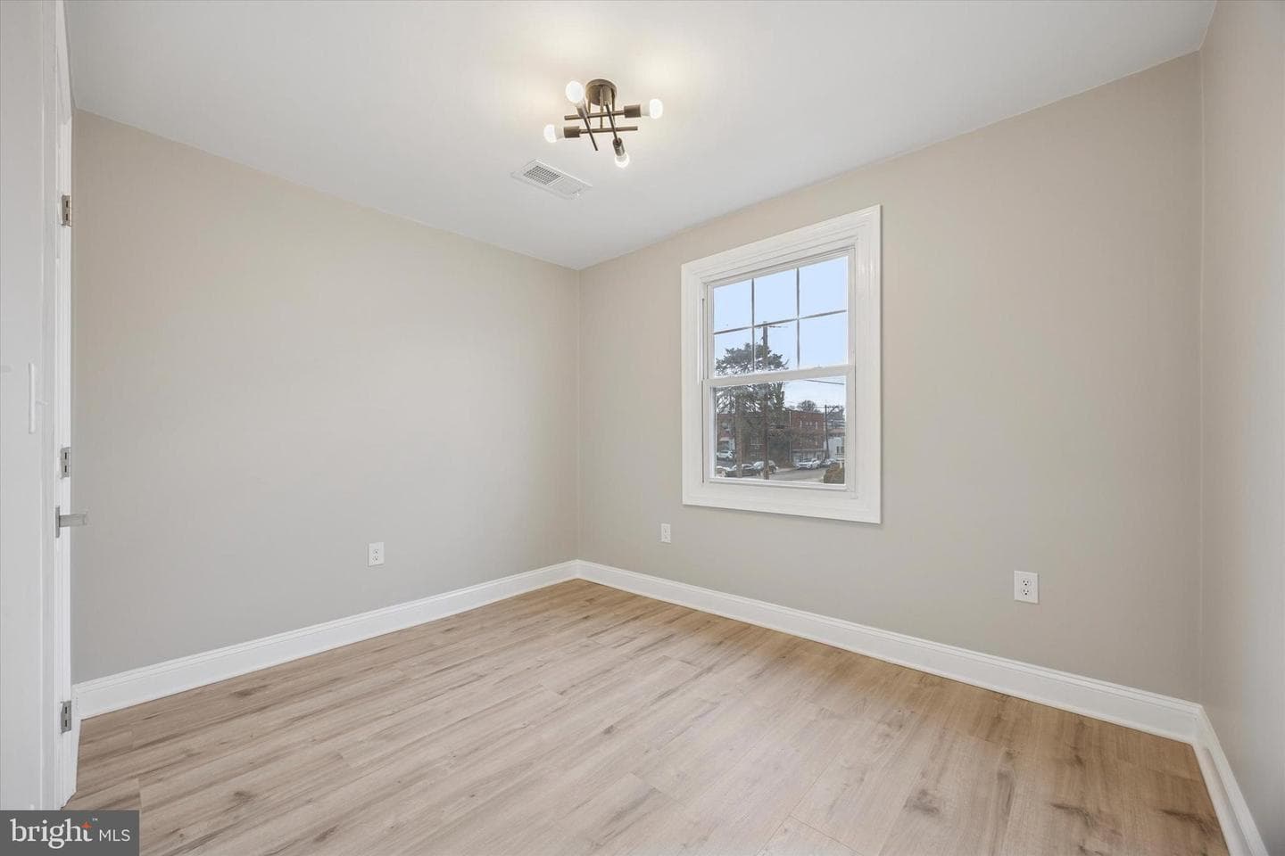 703 Lindale Avenue photo 23
