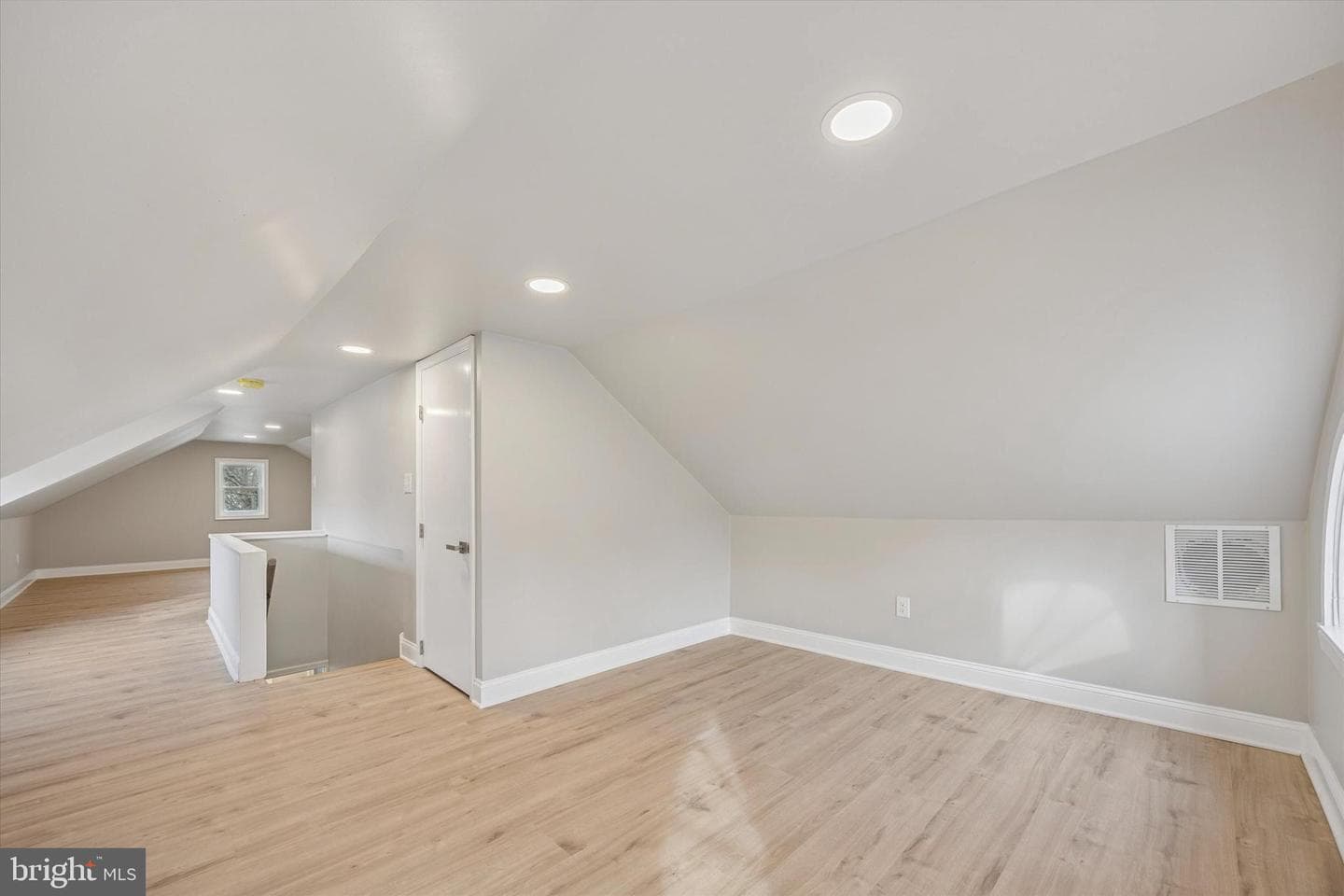703 Lindale Avenue photo 27